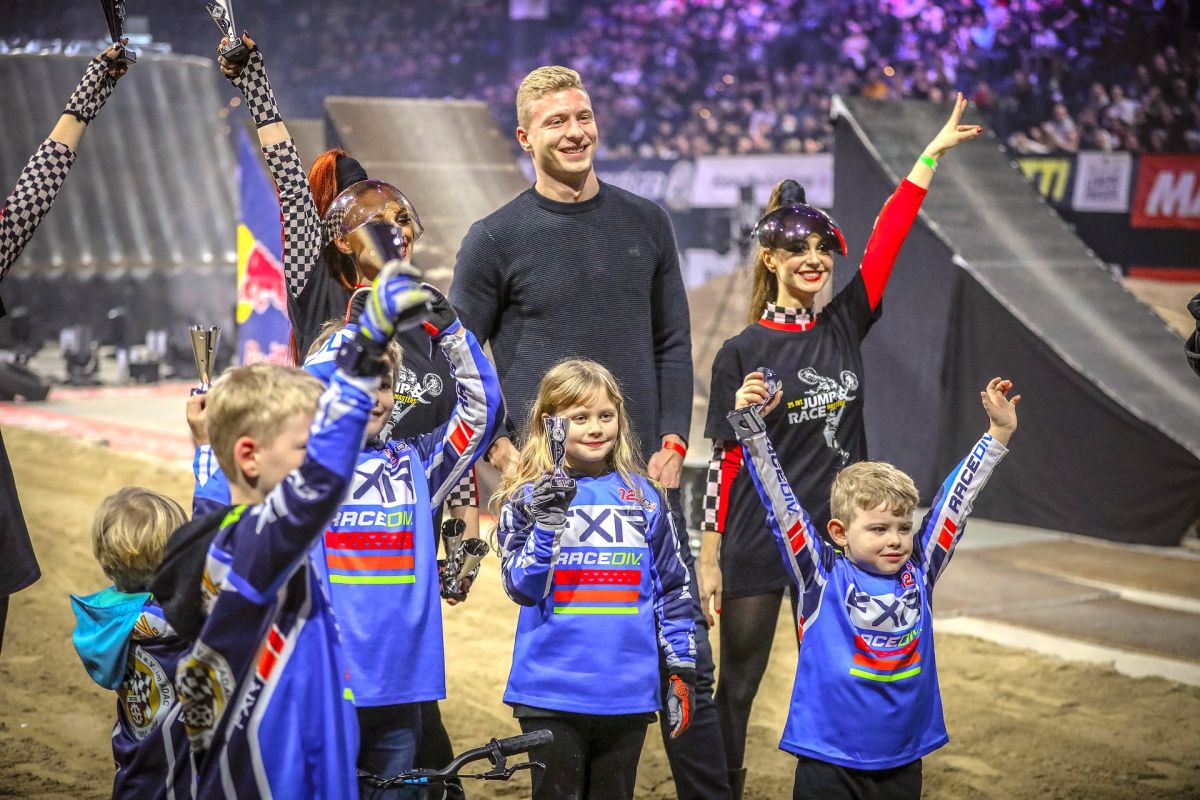 Jump & Race Masters 2023 - Kindern bei Siegerehrung