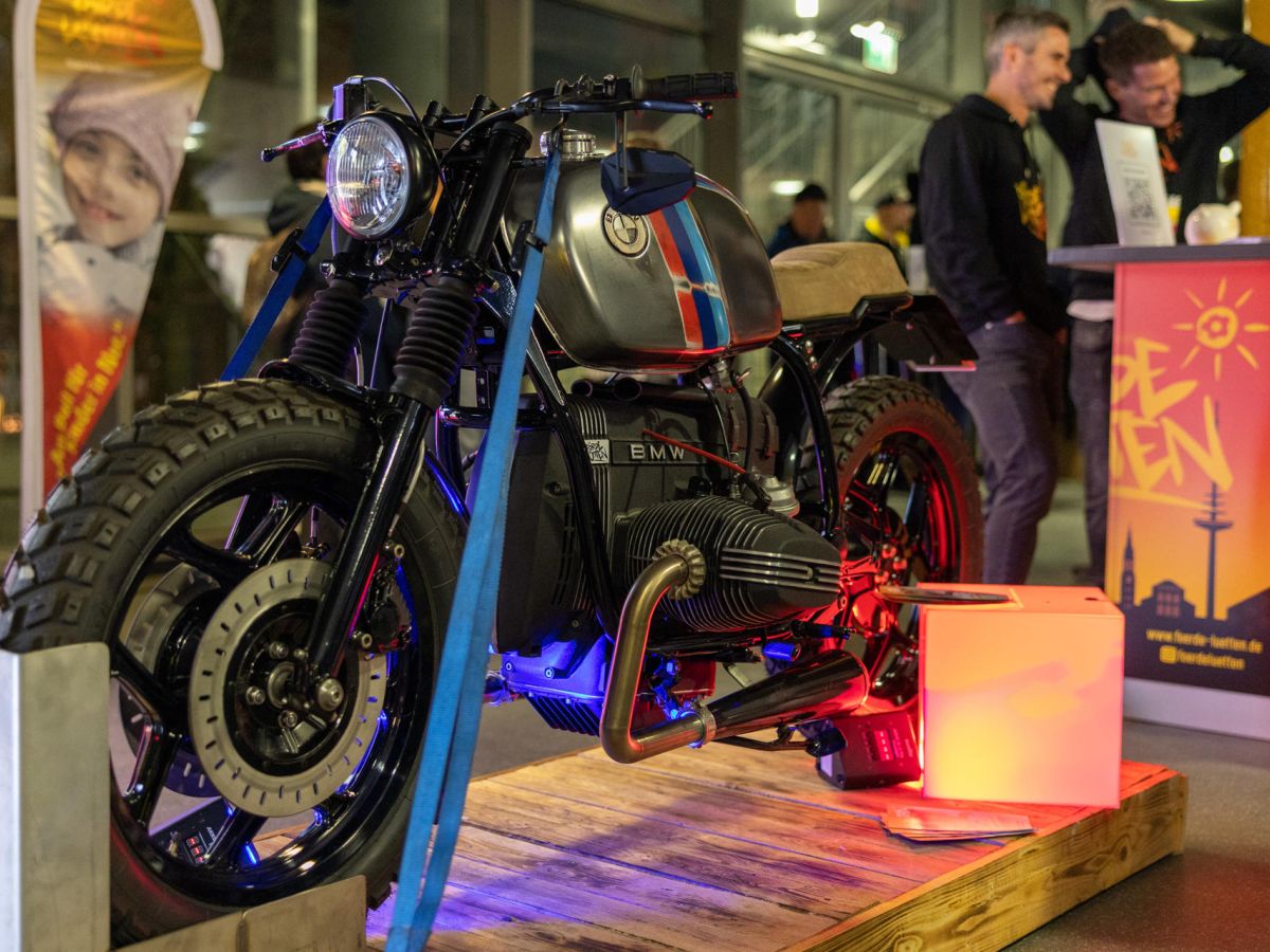 Motorrad Modell bei einer Ausstellung